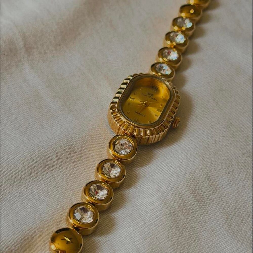 Vintage Gold Plated Rhinestone Oval Bracelet Watch - Picture 5 of 8